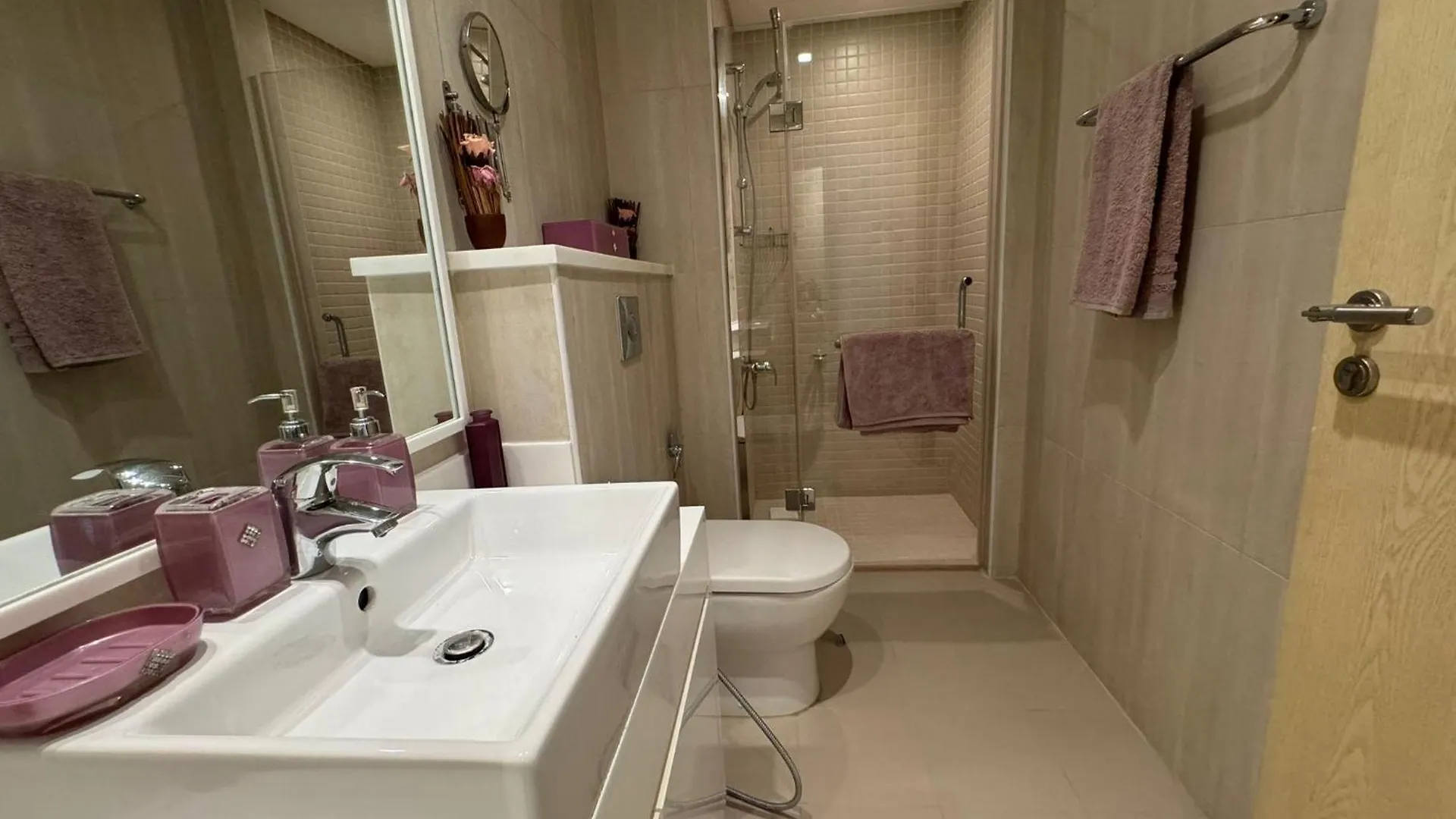Lovely 3Bhk With Private Beach Дубай